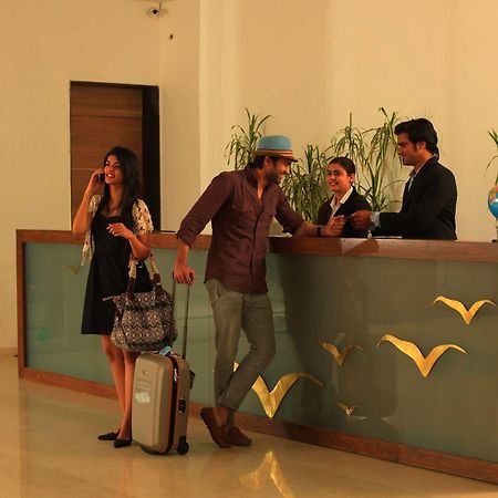 Palm Green Club Resort Jetalpur Экстерьер фото