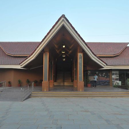 Palm Green Club Resort Jetalpur Экстерьер фото