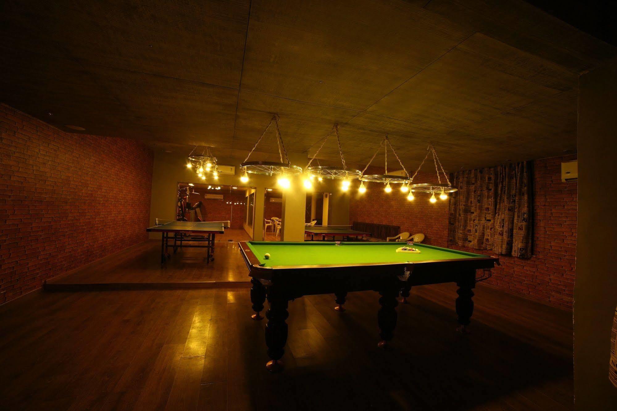 Palm Green Club Resort Jetalpur Экстерьер фото