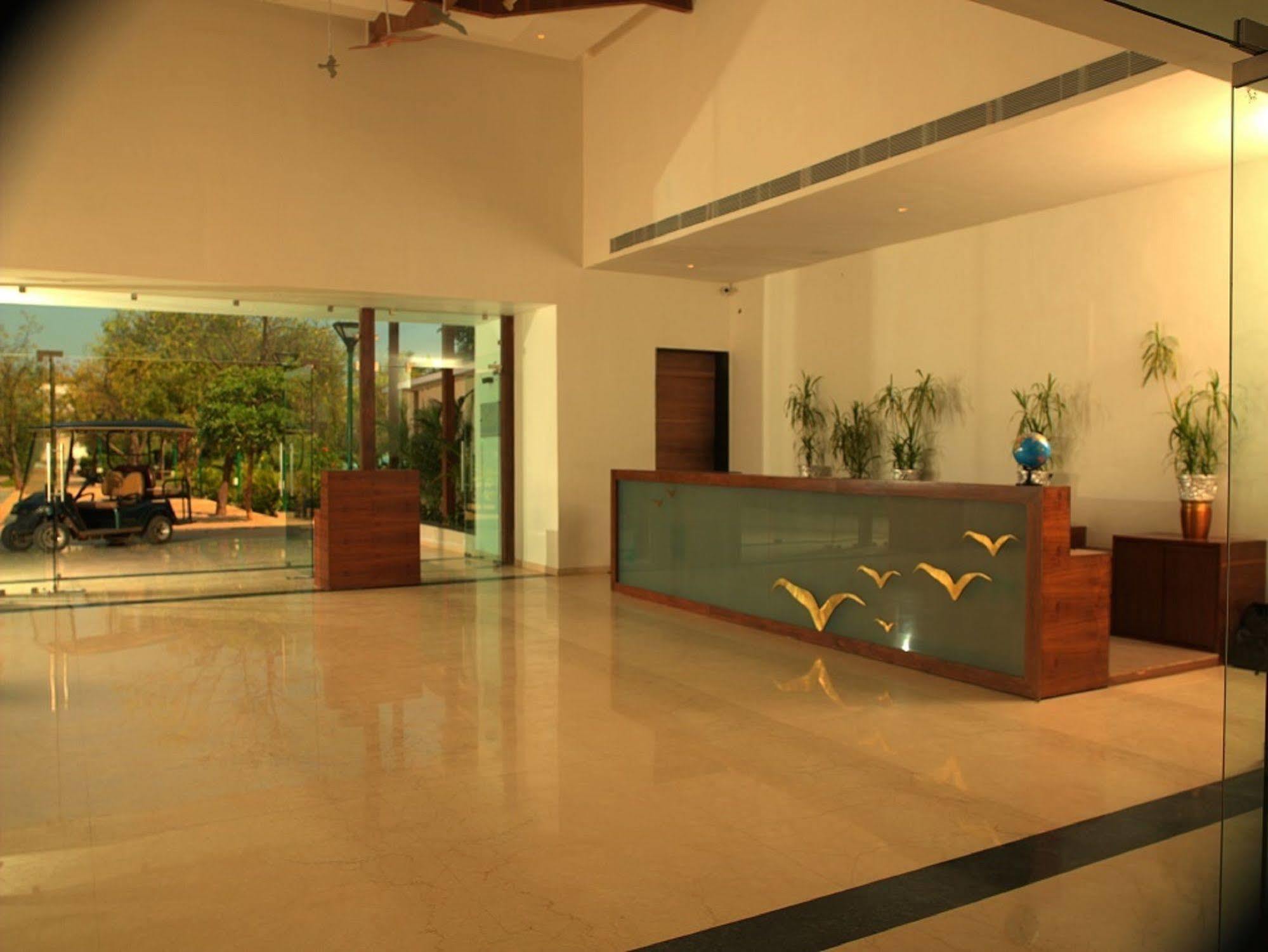 Palm Green Club Resort Jetalpur Экстерьер фото