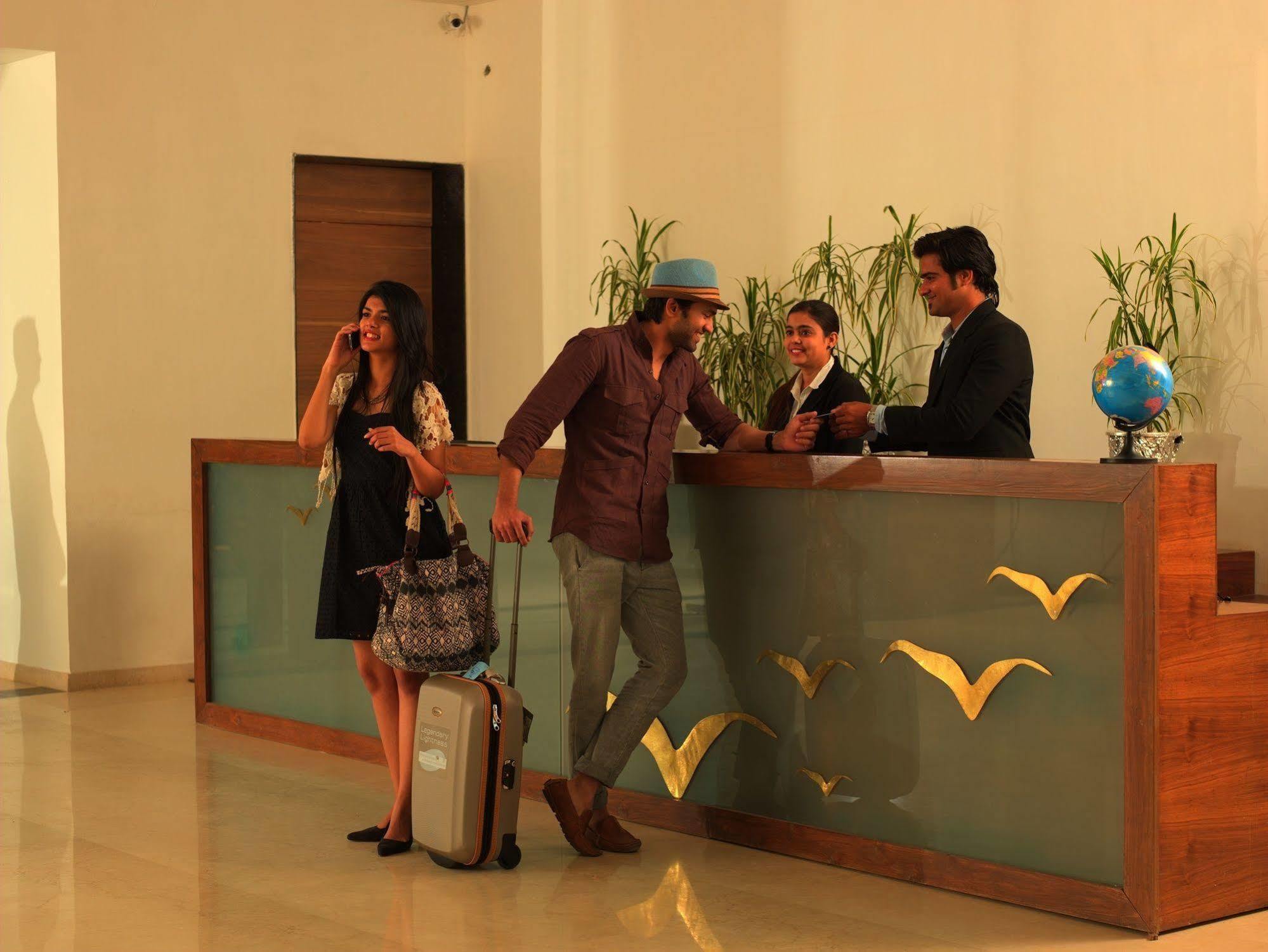 Palm Green Club Resort Jetalpur Экстерьер фото